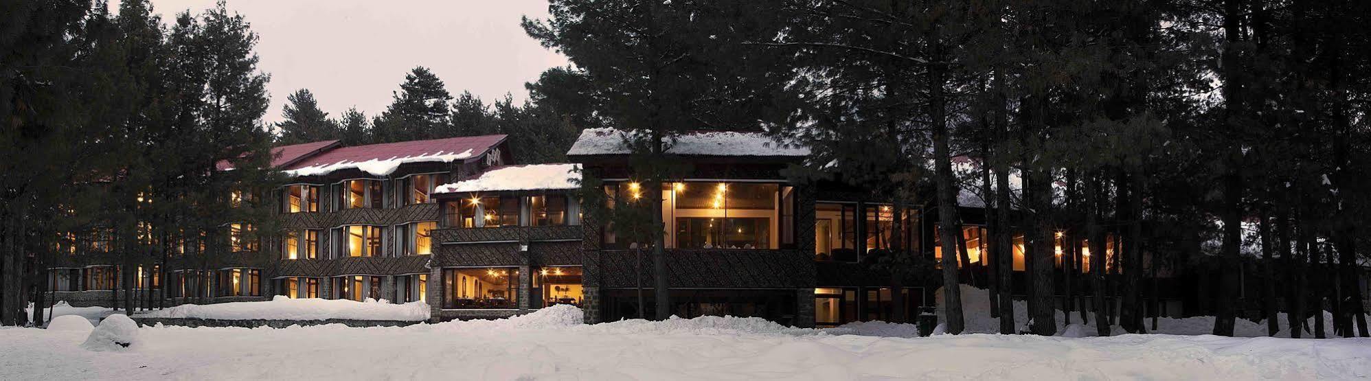 Senator Pine N Peak Hotel Pahalgām Eksteriør billede